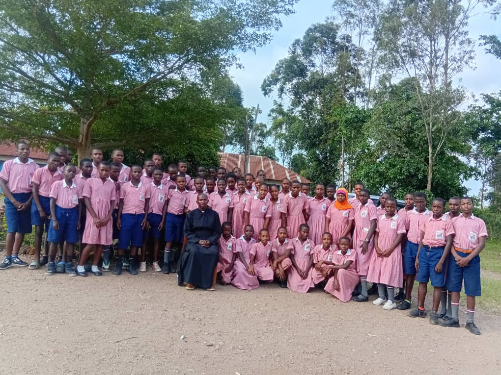 Nyakariro Primary School Joins the 100 Days of Action to End Child Marriage